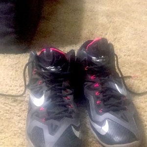 pair of brons don’t need them anymore trying to get some cash for them